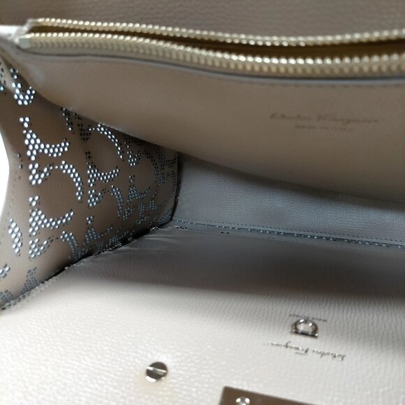 Ferragamo Studio Black Leather Hand Bag mon1000-101425 - Picture 12 of 16